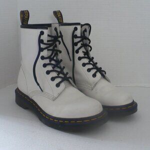 Women Doc Marten Platform Combat Boot Size 7 Gently Worn